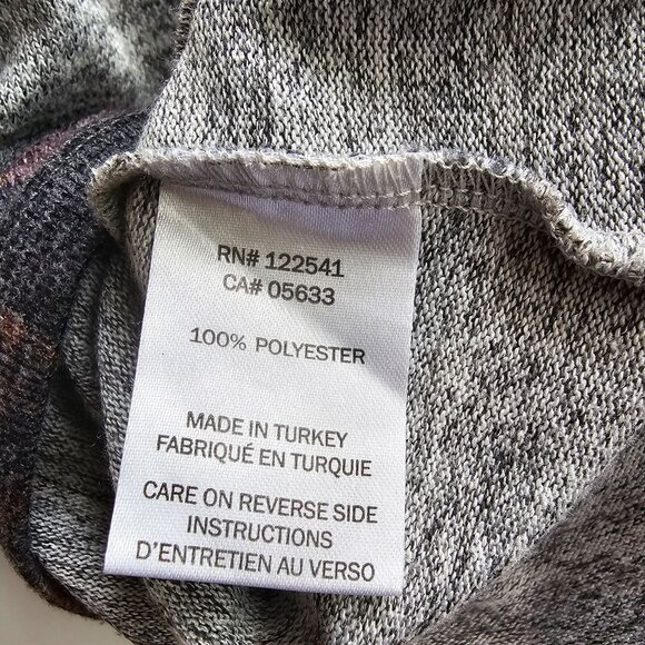 Sleeveless Gray Tunic Top With Abstract Hem Design By Isle - Picture 5 of 8